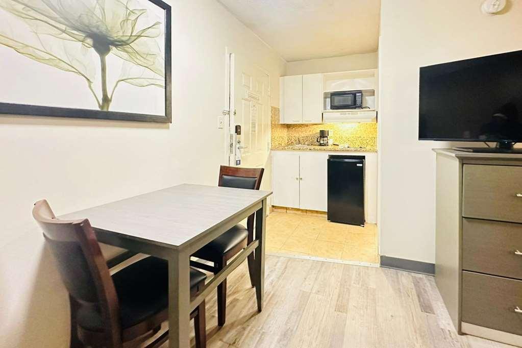 Suburban Studios Abercorn Savannah Rum bild